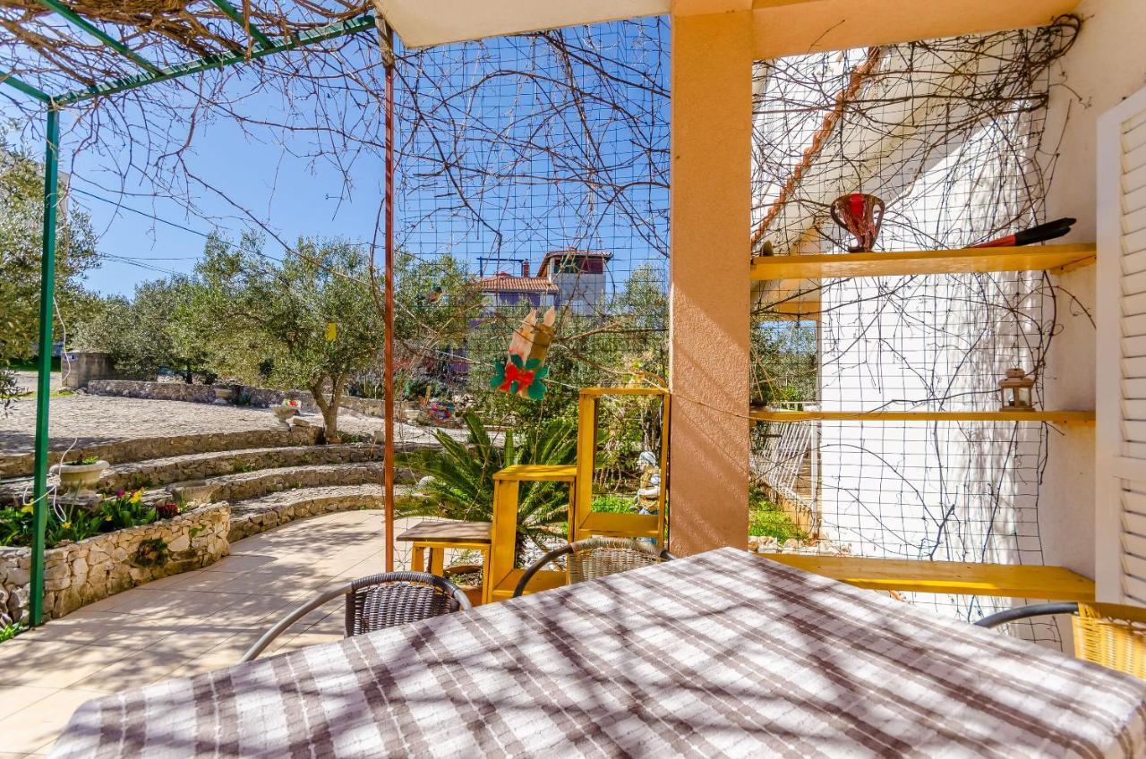 Apartments Stara Maslina 슬라티네 외부 사진