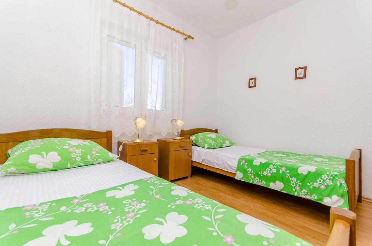 Apartments Stara Maslina 슬라티네 외부 사진